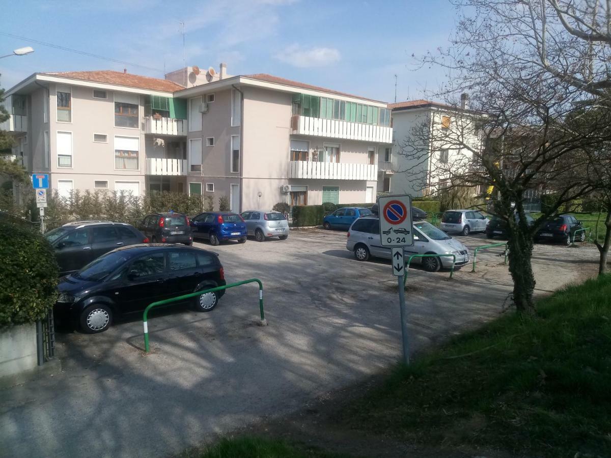 Vicino Al Prato Della Valle Intero Appartamento Parcheggio Facile Di Fronte Padua Exterior foto